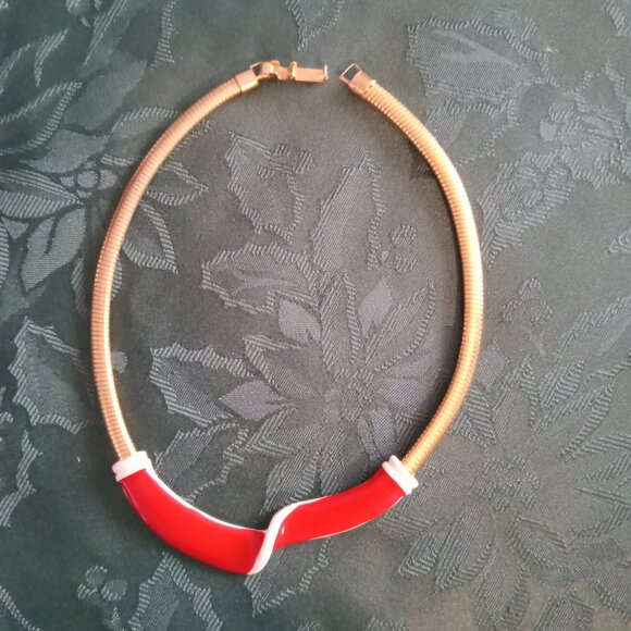 Jewelry - FREE EARRINGS - Vintage red and white enamel and gold tone statement necklace
